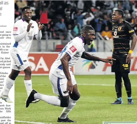  ?? / MICHAEL SHEEHAN / GALLO IMAGES ?? Chippa’s Moeketsi Sekola applauds goalscorer Abel Mabaso, while dejected Chiefs midfielder George Maluleka ponders what could have gone wrong last night.