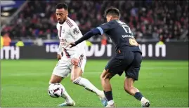  ?? ?? Under, ici face à Tolisso, a ouvert le score à la 44e.