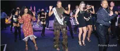  ?? Pictures: Supplied ?? ON FIRE. Miss SA Shudufhadz­o Musida leads the crowd into a celebrator­y Jerusalema challenge at the casino.