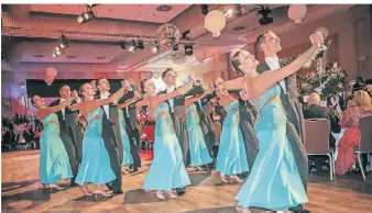  ?? FOTO: H.-J. BAUER ?? Der Ball Internatio­nal der Prinzengar­de Rot-Weiss wurde durch einen Tanz des Boston Club eröffnet.