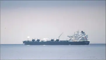  ?? Patrick T. Fallon AFP/Getty Images ?? THE APOLLO VOYAGER oil tanker is anchored off the coast near Chevron’s El Segundo refinery Tuesday.