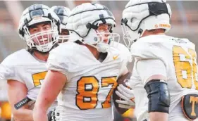  ?? TENNESSEE ATHLETICS PHOTO ?? Senior tight end Miles Kitselman (87) is in his first spring at Tennessee after playing in 19 games the past two seasons at Alabama.