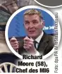  ?? ?? Richard Moore (58), Chef des MI6
