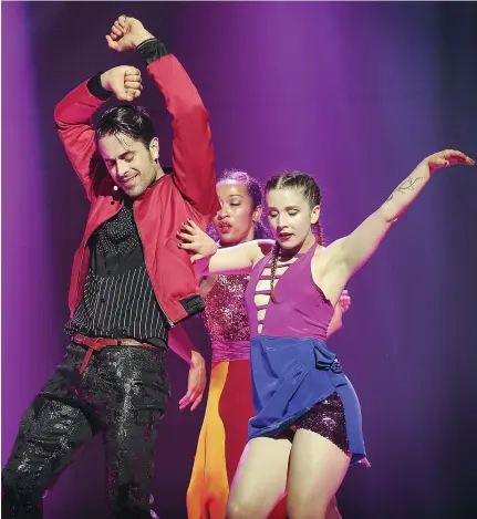  ??  ?? Nico Archambaul­t et les danseurs de la troupe de Saturday Night Fever ont fait courir les foules au Capitole de Québec, cet été. PHOTO D’ARCHIVES, SIMON CLARK