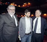  ??  ?? Emiliano, Speranza e Rossi al Teatro Vittoria