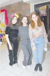  ?? ?? Fernanda Noble,
Frida y Miranda.