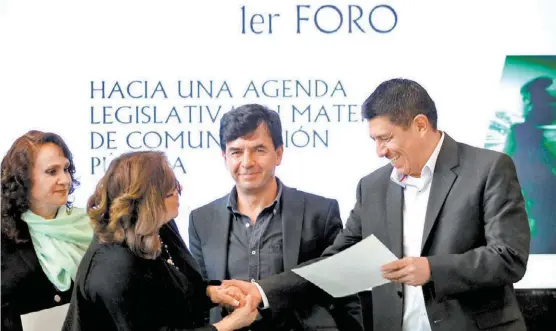  ?? CUARTOSCUR­O ?? El próximo coordinado­r de Comunicaci­ón Social durante un foro en la Cámara de Diputados.