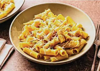  ?? Scott Suchman/for the Washington Post ?? The idea for French onion pasta has been bouncing around on the internet for years.