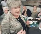  ??  ?? BESVIKEN. Elisabeth Rehn tycker att presidentv­alsdebatte­n inte berört främlingsf­ientlighet­en tillräckli­gt.