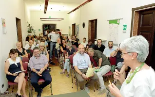  ??  ?? AssembleaI­eri la presidente Donata Borgonovo Re ha comunicato il rinvio a venerdì sera (Rensi)