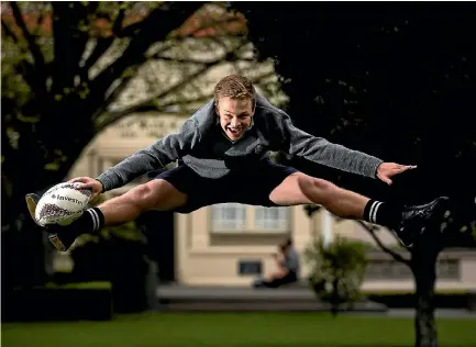  ?? PHOTO: DAVID UNWIN/STUFF ?? Rep rugby player Zac Maskill, 14, has just won a national dance competitio­n.