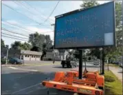  ?? LEAH MCDONALD - ONEIDA DAILY DISPATCH ?? An electronic sign on Lenox Avenue in Oneida warns motorists of upcoming repaving.