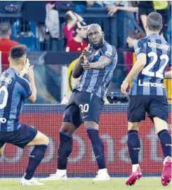  ?? //EFE ?? Lukaku celebra el segundo gol del Inter para derrotar a la Roma