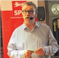  ?? FOTO: DAVID ZAPP ?? Der neue Kreisvorsi­tzende und Bundestags­kandidat der Kreis-SPD Georg Sattler bei seinem Einstand in Stetten.