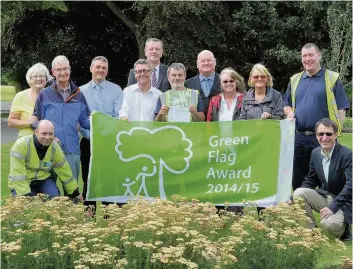  ??  ?? Praise The Friends of Cambuslang Park and South Lanarkshir­e Council parks staff with their first Green Flag