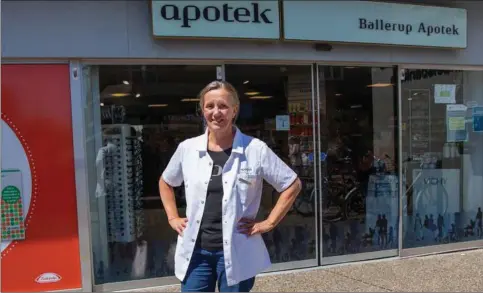  ?? ?? Ute Pørksen, apoteker i Ballerup, slog alarm, da hun og hendes personale opdagede, at én borger havde hentet Ozempic nok til 27 års forbrug. Foto: Privat