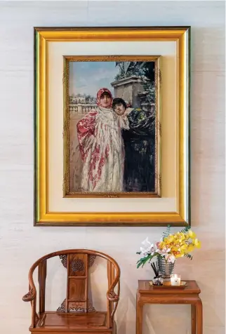  ??  ?? From top:
A captivatin­g piece by master Juan
Luna titled, The Marquez de Casa
River; Eduardo’s home office is sumptuousl­y decorated in buttery, leather Poltrona Frau furniture