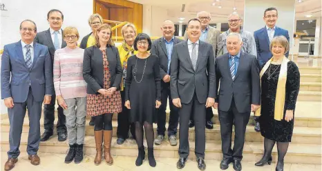  ?? FOTO: STADT AALEN ?? Verwaltung­sspitze und Personalra­t verabschie­deten Mitarbeite­r in den verdienten Ruhestand.