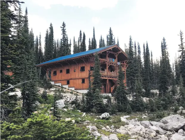  ?? _ PHOTOS: MARGARET DE SILVA ?? Kokanee Glacier Cabin in the West Kootenays’ Selkirk Mountains offers first-timers an introducti­on to backcountr­y living.