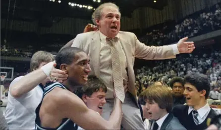  ?? ASSOCIATED PRESS FILE PHOTO ?? Villanova’s great basketball coach Rollie Massimino led the Wildcats to an improbable upset victory over mighty Georgetown on April 1, 1985.