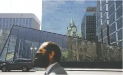  ?? DAVID KAWAI / BLOOMBERG FILES ?? The Bank of Canada building in Ottawa. We need stimulus to grow, but at some point that will likely
create systemic inflation, John De Goey writes.