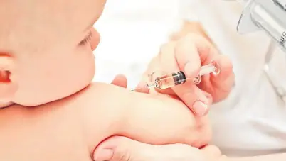  ?? — (Gambar Hiasan). ?? PENTING: Pengabaian vaksinasi kanak-kanak adalah lebih berisiko.