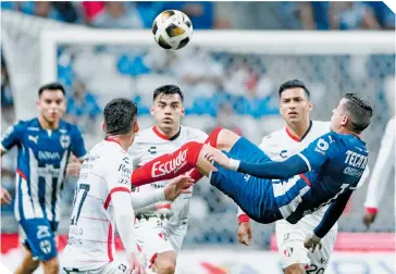  ?? ?? Los Rayados fracasaron en su propio estadio ante los Zorros