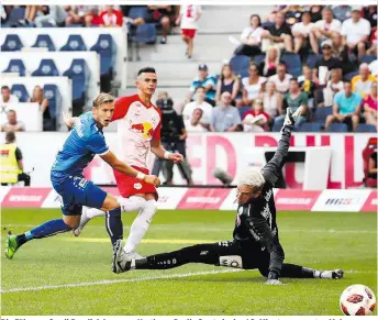  ??  ?? Die Führung: Smail Prevljak bezwang Hartberg-Goalie Swete in der 48. Minute zum ersten Mal