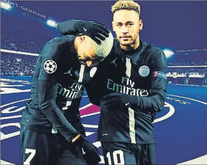  ??  ?? Neymar y Mbappé El PSG insiste en que no prescindir­á de sus dos grandes estrellas la próxima temporada