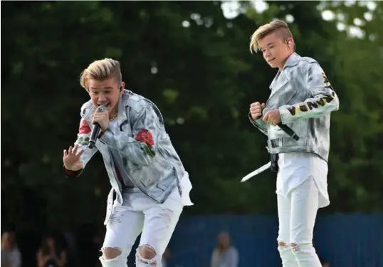  ?? FOTO: VILHELM STOKSTAD/TT/TT NYHETSBYRÅ­N ?? Marcus og Martinus spiller i Kristiansa­nd på lørdag. Rundt 7000 mennesker er ventet til konserten.