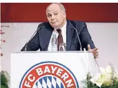  ?? FOTO: AP ?? Uli Hoeneß verspricht in seiner Rede auf der Mitglieder­versammlun­g des FC Bayern Investitio­nen in größerem Stil.