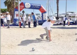  ?? (Photos J. T./DR) ?? Entre hier et aujourd’hui, une centaine de jeunes Bandolais auront été initiés à la pétanque.