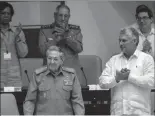  ??  ?? Presidenti kuban, Raul Catsro e zëvendësi i tij, Miguel Díaz- Canel