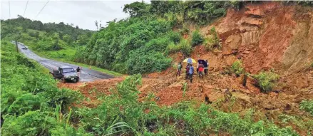  ?? The landslide along Kings Road in Nabulini, Tailevu. ??