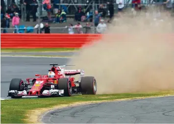  ?? Foto: David Davies, dpa ?? Sebastian Vettel hofft, dass ihm sein neuer Motor in Silverston­e hilfreich ist. Im Training lief es noch nicht besonders gut. Für die sen kurzen Ausritt konnte der Motor allerdings nichts.