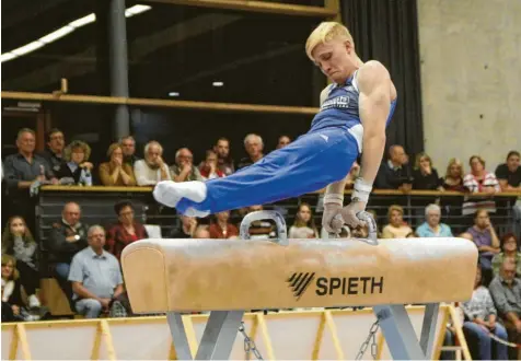  ?? Foto: Roland Stoll ?? Oleksander Petrenko und die Turner des TSV Buttenwies­en möchten den Schwung des Überraschu­ngserfolgs gegen Monheim mitnehmen.