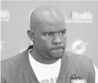  ?? RON SCHWANE/AP ?? Brian Flores has a plan in place to get the most from the Dolphins’ abbreviate­d preparatio­n because of the coronaviru­s pandemic.