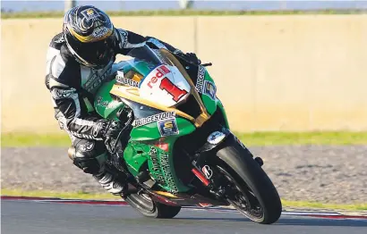  ??  ?? HOT. Defending champion Graeme van Breda (Stefanutti Stocks ZX10R) could win the Kawasaki Masters races.