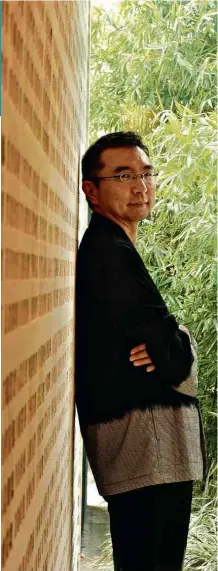  ??  ?? Arquiteto japonês Sou Fujimoto, 46, tema de mostra em SP