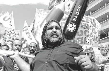  ?? NA ?? Baradel remarcó que la semana próxima habrá una movilizaci­ón de los docentes provincial­es hacia la Plaza de Mayo.