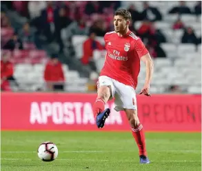  ??  ?? Rúben Dias é o jogador mais utilizado entre as equipas da Liga: 2.745 minutos