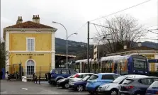  ?? (Photo doc Frank Muller) ?? Suivant un choix de « logique d’aménagemen­t », la nouvelle gare RER de l’ouest-Var sera construite à Saint-Cyr, en partie sur le domaine Château Pradeaux.