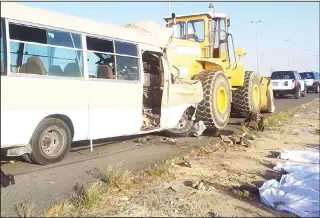  ?? KFSD photo ?? Four Asians perished as the bus they were travelling in rammed into a loader parked on the side of the road.