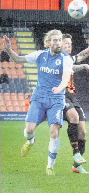  ?? Huw Powell ?? ●● Kingsley James scored Macclesfie­ld’s opening goal against Nantwich Town in the pre-season match