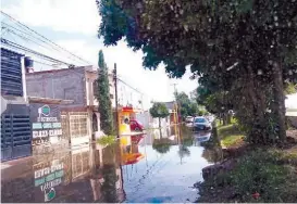  ?? CECILIA AGUILAR ?? Calles anegadas de agua en Torreón.