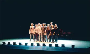  ??  ?? EL montaje escénico- vocal busca mostrar la influencia de la cultura negra en el arte.