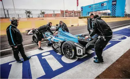  ?? Motor Matters photos ?? Mitsunori Takaboshi, NISMO driver and winner of the 2017 Japan F3 championsh­ip, took part in the ABB FIA Formula E Championsh­ip rookie test in Marrakesh, Morocco, on Jan. 14.