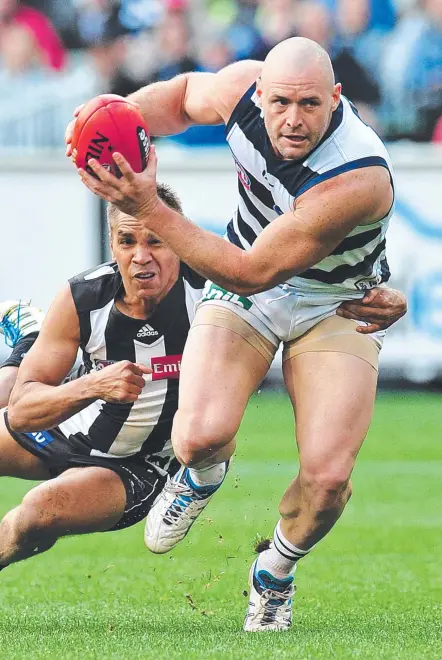  ??  ?? Former Geelong and Southport Sharks star Josh Hunt could be lost to the QAFL competitio­n because of COVID-19 restrictio­ns.