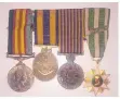  ??  ?? Medals similar to those lost.