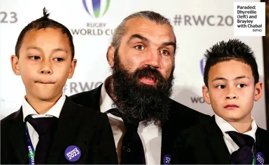  ?? INPHO ?? Paraded: Dhyreille (left) and Brayley with Chabal